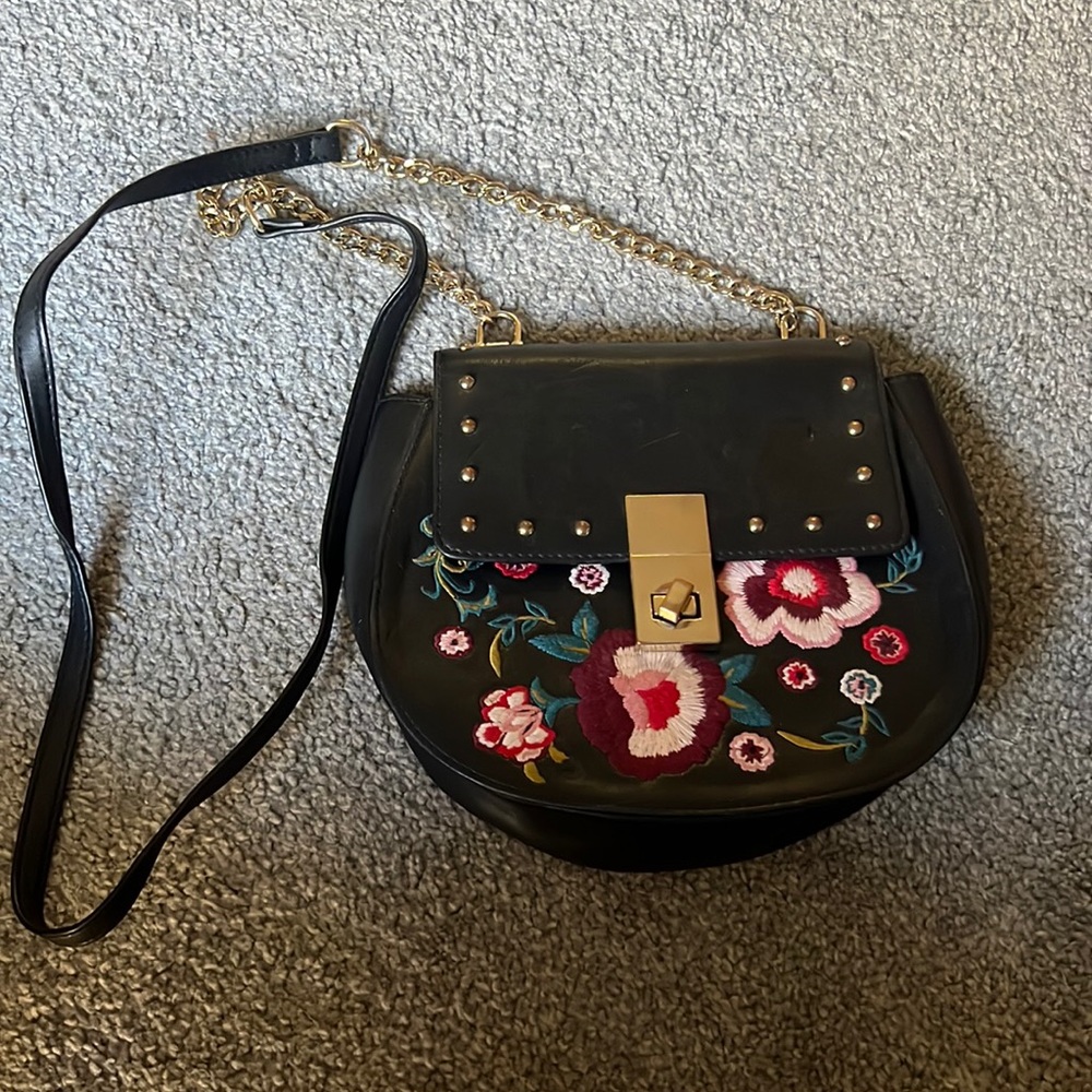 Express purse with embroidery